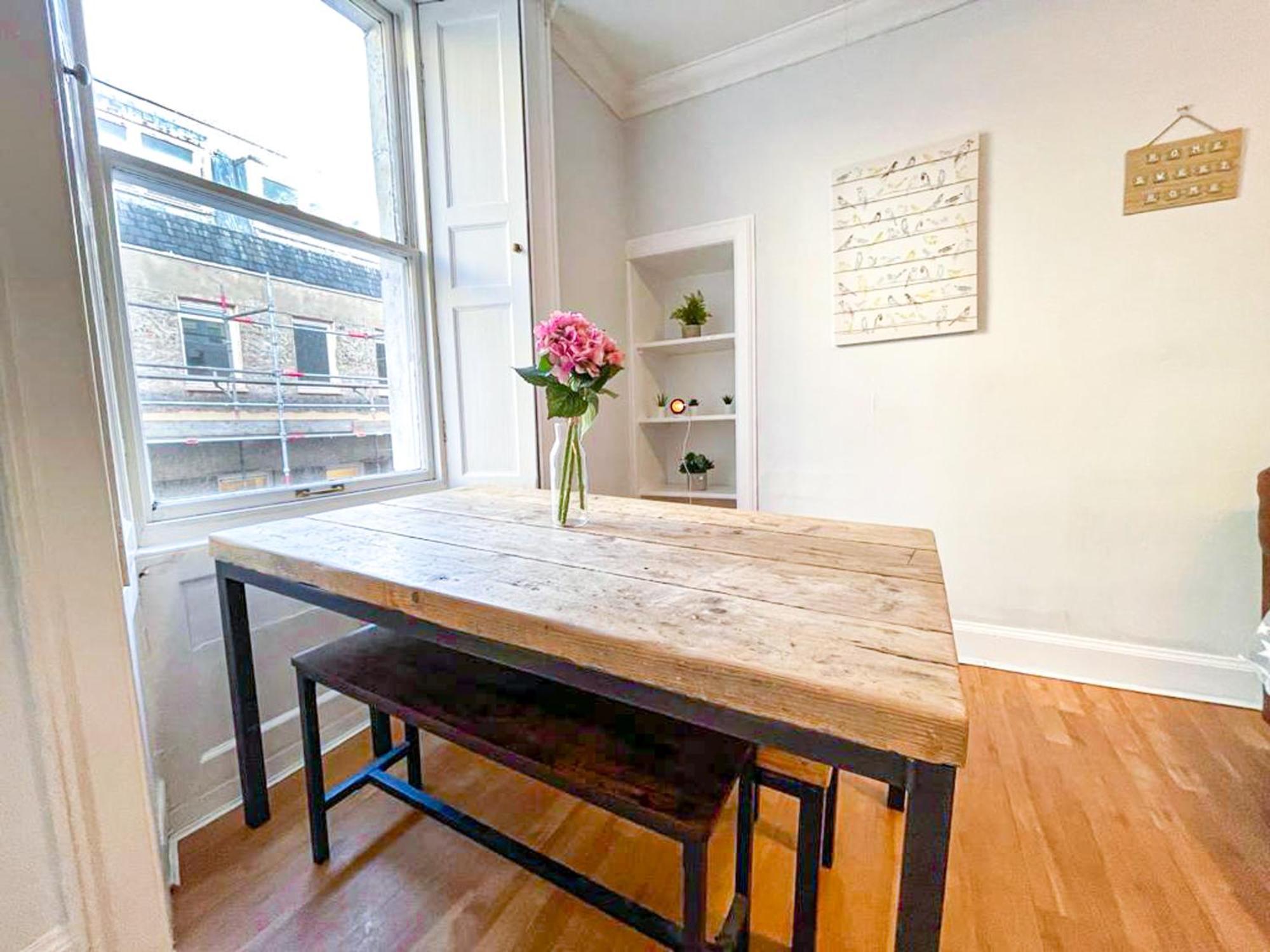 Rose Street'S Hidden Treasure- 2Bed Newly Refurbished Apt EDI Eksteriør billede
