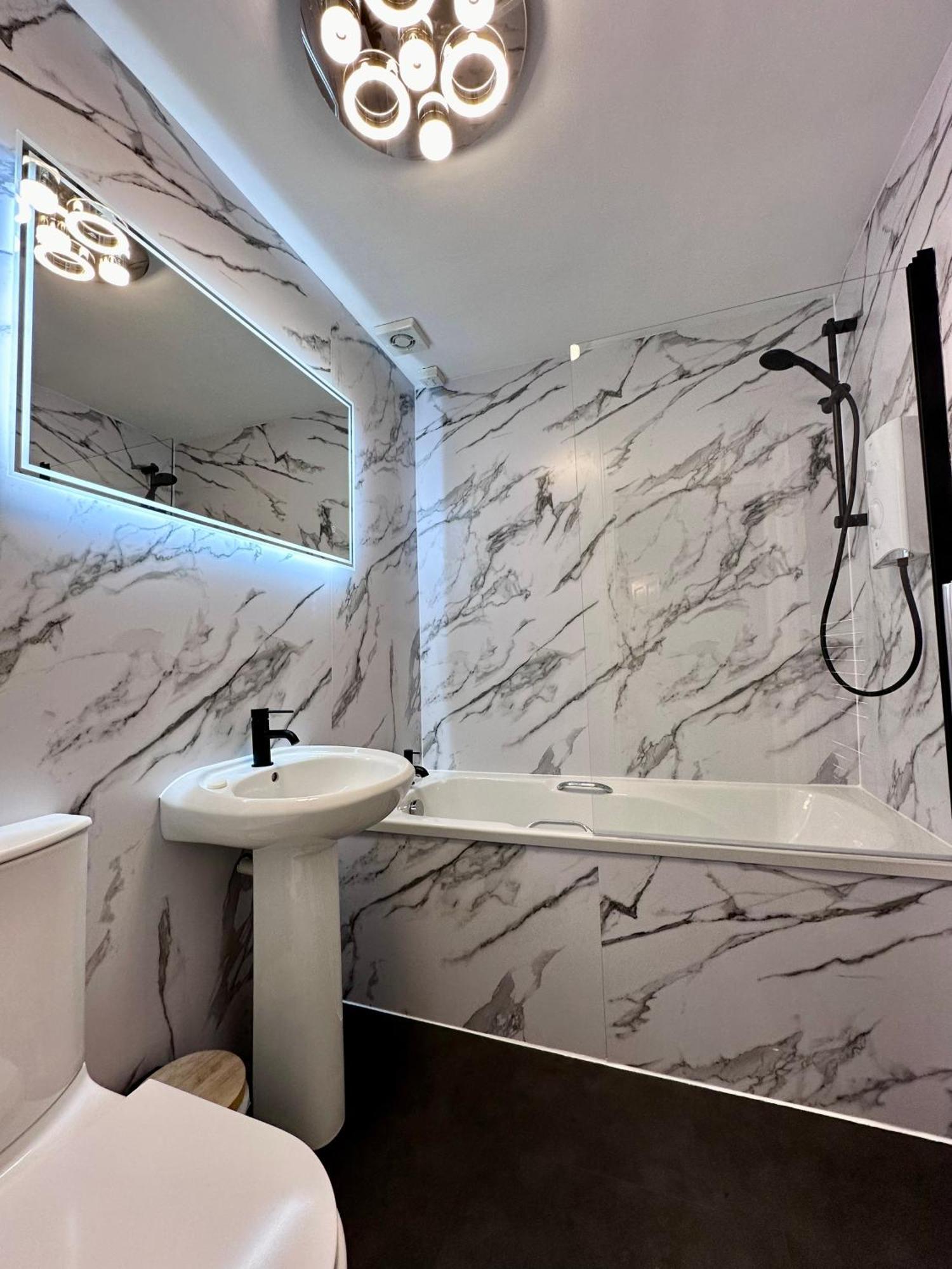 Rose Street'S Hidden Treasure- 2Bed Newly Refurbished Apt EDI Eksteriør billede